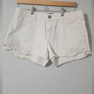 Harper Cutoff Shorts with Lace Applique on Sides in Size 28